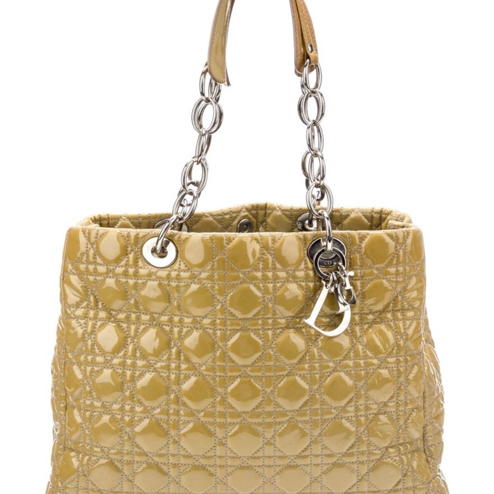 Christian Dior
Large Lady Dior Soft Shopping Tote